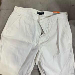 American Eagle Outfitters Men's Cream Flat Front Shorts